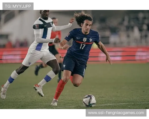 法国青少年赛现感人一幕：对手鞋带散开，选手主动暂停比赛提醒